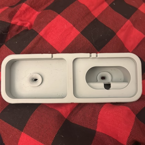 3-in-1 charging port - Picture 3 of 3